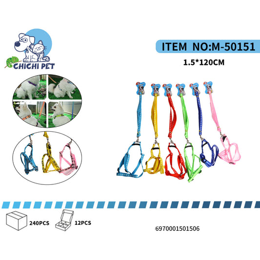Pasea a tu perro con un estilo divertido y mayor seguridad con el arnés y correa anchos con huellas Chichi Pet M-50151. Este encantador conjunto presenta un diseño con pequeñas huellas, ideal para perros de tamaño mediano que disfrutan de paseos con un toque lúdico.