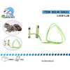 Asegura la visibilidad y seguridad de tu gato durante los paseos nocturnos o en condiciones de poca luz con el arnés y correa reflectantes Chichi Pet M-50021. Este conjunto de color verde vibrante cuenta con bandas reflectantes que garantizan que tu felino sea visto por conductores y peatones.