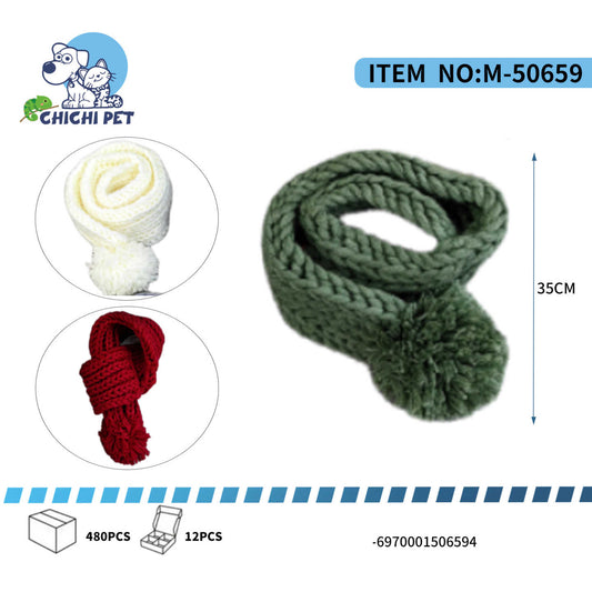 Dele a su mascota un toque adorable y festivo con esta bufanda tejida, adornada con un encantador pompón en el extremo que resalta su diseño. Este accesorio es perfecto para perros de raza pequeña y gatos, brindando no solo una capa adicional de abrigo contra el frío, sino también un estilo clásico y tierno, ideal para la temporada de invierno o para lucir en fotografías y celebraciones especiales. Su apariencia voluminosa asegura que su compañero luzca elegante mientras se mantiene protegido.