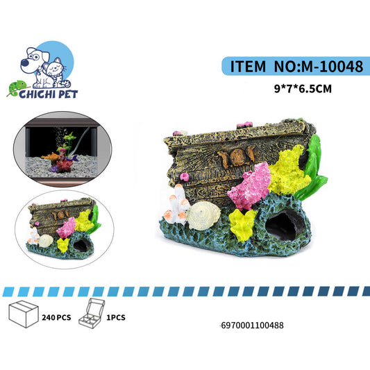 Añade un toque de misterio y aventura a tu acuario con el adorno de cofre hundido y coral ChiChi Pet, modelo M-10048. Este detallado accesorio simula un antiguo cofre del tesoro parcialmente enterrado, adornado con coloridos corales en tonos rosas, amarillos y blancos, además de algas verdes.
Fabricado con resina duradera y no tóxica, este adorno es completamente seguro para el entorno acuático y sus habitantes. No alterará la calidad del agua y es resistente a la decoloración, manteniendo su apariencia vib