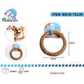 Proporciona a tu perro horas de diversion y cuidado dental con este resistente juguete mordedor en forma de anillo texturizado de Chichi Pet. Su diseño circular y las multiples texturas lo hacen ideal para que tu mascota lo muerda, lo arrastre y juegue con el.