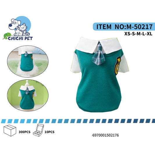 Dale a tu mascota un look distinguido y tierno con esta playera polo estilo escolar de Chichi Pet. Perfecta para quienes buscan una prenda elegante y divertida, ideal para paseos, reuniones o simplemente para que tu compañero peludo destaque con un estilo único.